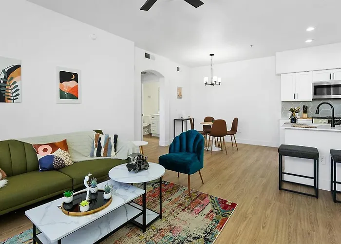 Apartment Cozysuites By The Stadium With Pool 05 *