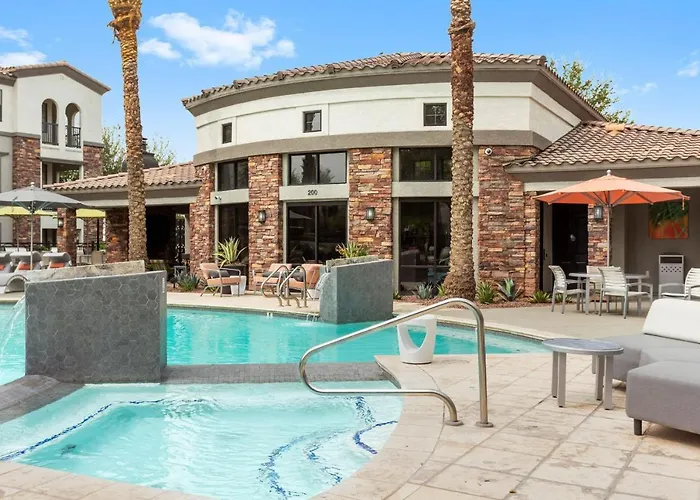 Cozysuites By The Stadium With Pool 05 Apartment