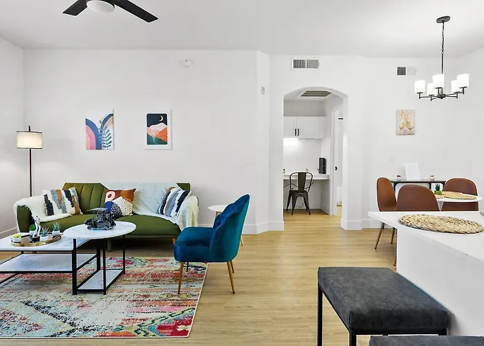 Cozysuites By The Stadium With Pool 05