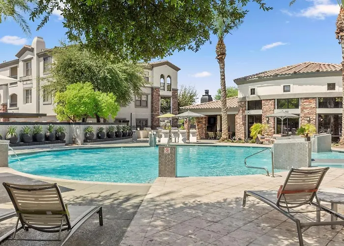 Cozysuites By The Stadium With Pool 05