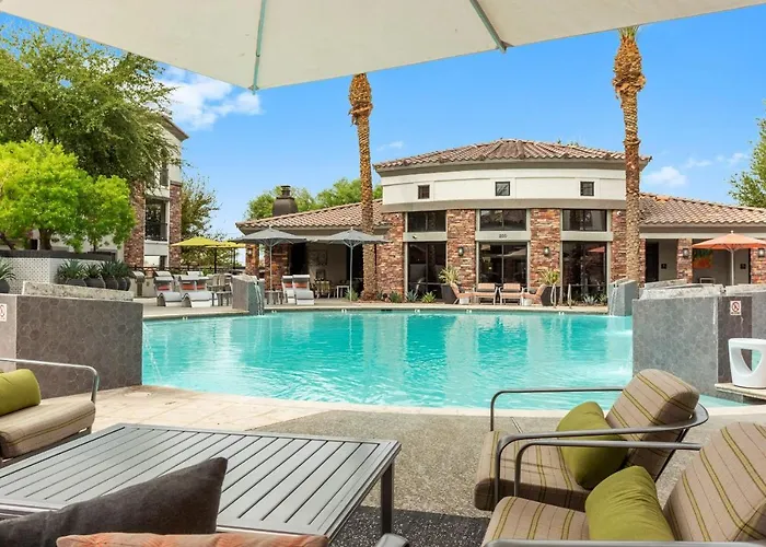 Apartment Cozysuites By The Stadium With Pool 05 *