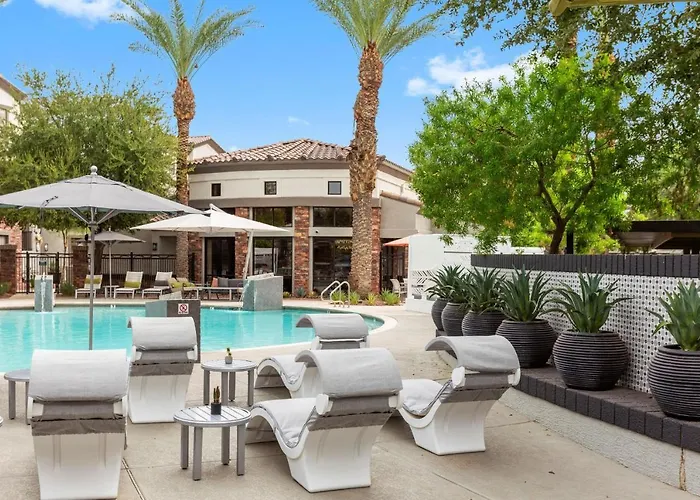 Cozysuites By The Stadium With Pool 05 Apartment